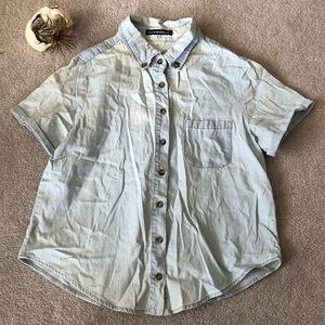 Denim Button Up Shirt 🌸 3/$30